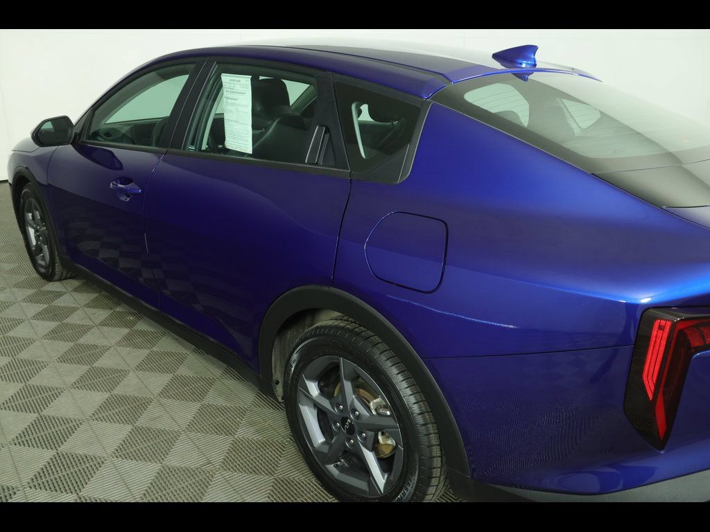 Used 2025 Kia K4 FWD image 15