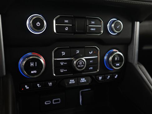 Used 2023 GMC Yukon SLT w/ SLT Premium Package AWD/4WD image 23