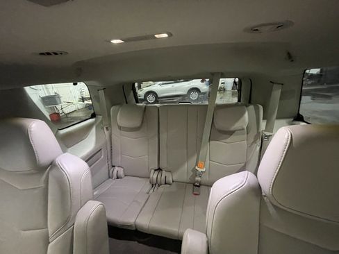 Used 2016 Cadillac Escalade Luxury image 15