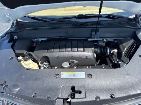 Used 2017 Buick Enclave Leather FWD image 11