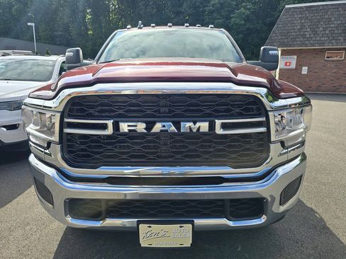Used 2024 RAM 2500 Tradesman w/ Chrome Appearance Group AWD/4WD image 2