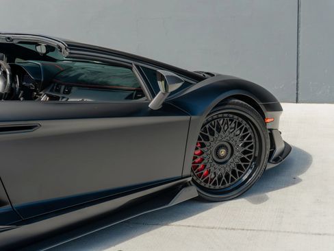 Used 2020 Lamborghini Aventador SVJ AWD/4WD image 49