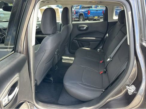 Used 2018 Jeep Compass Sport w/ Tech Group AWD/4WD image 17