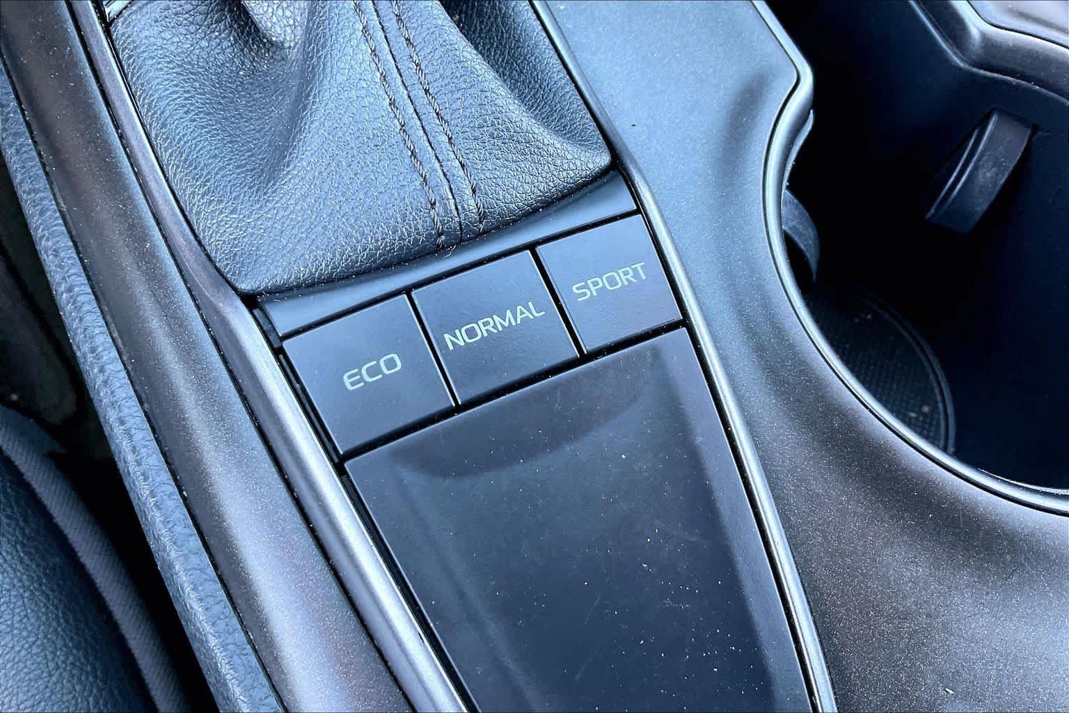 Used 2023 Toyota Camry SE FWD image 30
