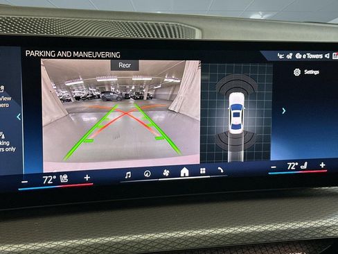 Used 2026 BMW 330i Sedan w/ Premium Package image 23