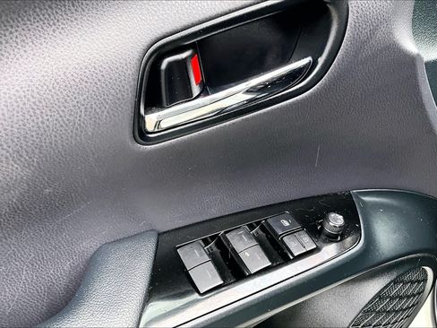 Used 2020 Toyota Prius Prime LE FWD image 31