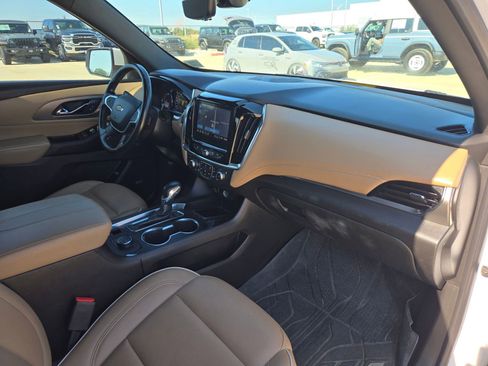 Used 2023 Chevrolet Traverse Premier AWD/4WD image 27