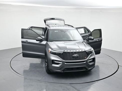 Used 2022 Ford Explorer ST image 50