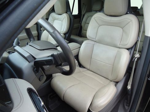Used 2022 Lincoln Navigator Reserve AWD/4WD image 19