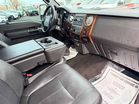 Used 2012 Ford F250 Lariat w/ Lariat Interior Pkg image 18
