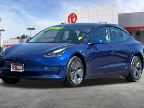 Used 2023 Tesla Model 3 Standard Range image 9