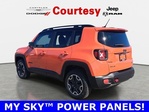 Used 2017 Jeep Renegade Trailhawk w/ Premium Trailhawk Package image 6