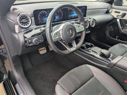 Used 2023 Mercedes-Benz CLA 250 image 2
