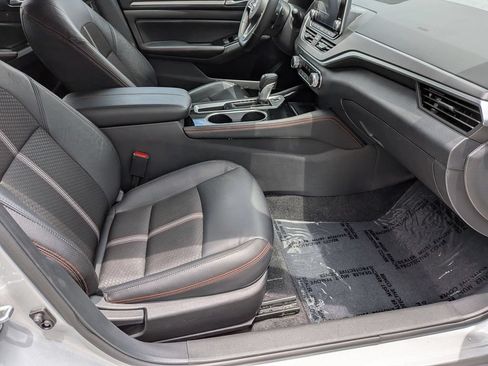 Used 2025 Nissan Altima 2.5 SR FWD image 31