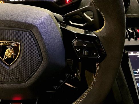 Used 2024 Lamborghini Huracan Sterrato image 24