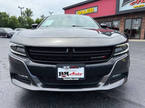 Used 2019 Dodge Charger SXT w/ Blacktop Package AWD/4WD image 2