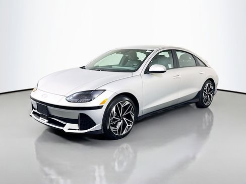 Used 2023 Hyundai Ioniq 6 SEL image 4