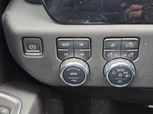 Used 2022 GMC Sierra 1500 Elevation w/ Elevation Premium Package AWD/4WD image 31