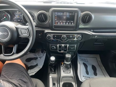 Used 2024 Jeep Wrangler Unlimited Rubicon 4xe image 16