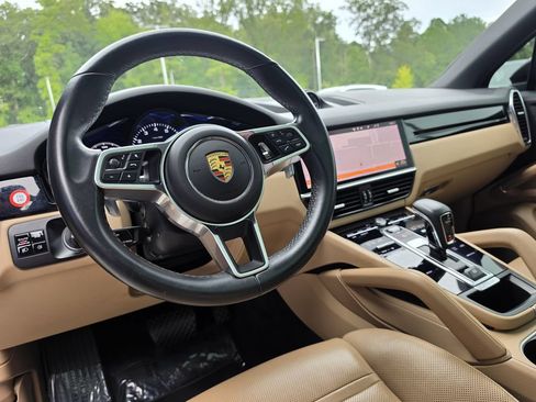 Used 2020 Porsche Cayenne AWD/4WD image 4