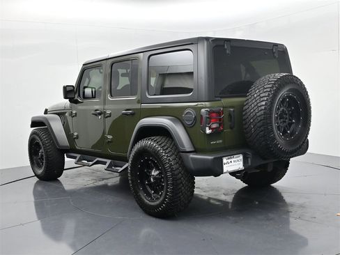 Used 2020 Jeep Wrangler Unlimited Willys image 6