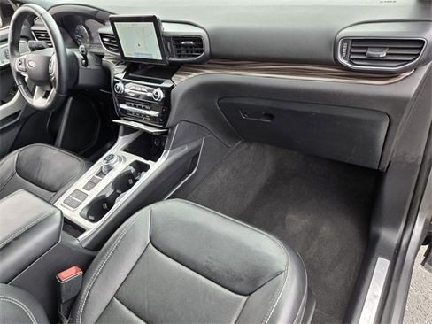 Certified 2024 Ford Explorer Limited image 19