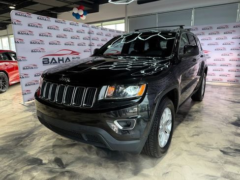 Used 2014 Jeep Grand Cherokee Laredo w/ 18" Wheel & 8.4" Radio Group AWD/4WD image 2