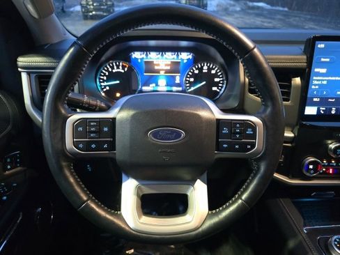 Certified 2024 Ford Expedition XLT image 9