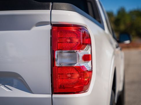 New 2025 Ford Maverick XL image 9