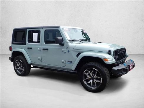 Used 2024 Jeep Wrangler Unlimited w/ Technology Group AWD/4WD image 6