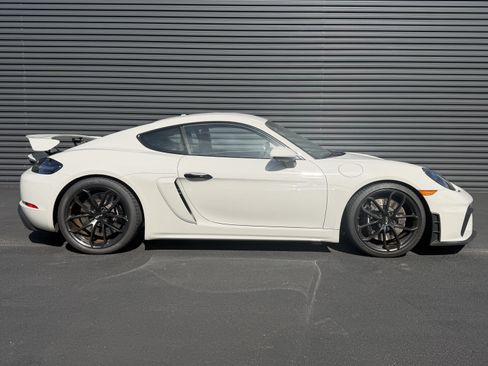 Certified 2020 Porsche 718 Cayman GT4 RWD image 8