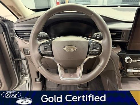 Certified 2024 Ford Explorer Platinum w/ Technology Package AWD/4WD image 10
