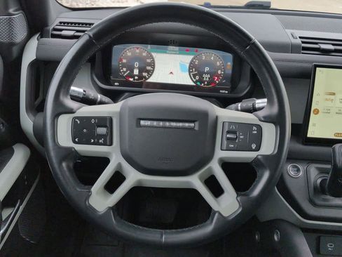 Used 2022 Land Rover Defender 110 SE image 25