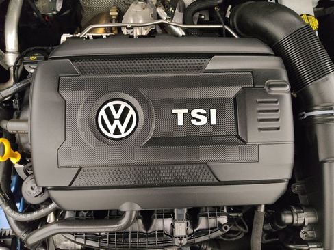 Used 2017 Volkswagen Golf S image 30