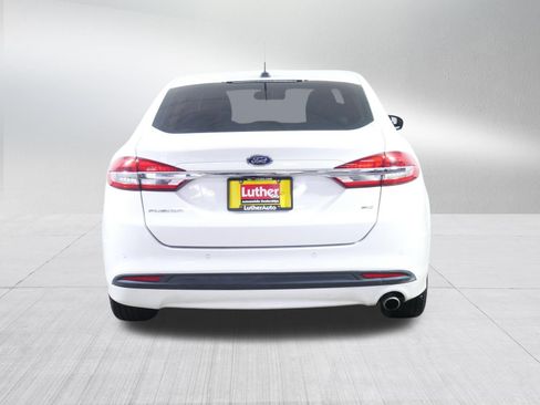 Used 2018 Ford Fusion SE FWD image 6