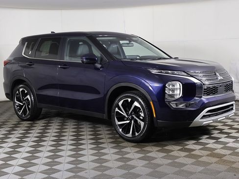 Used 2024 Mitsubishi Outlander SE image 53