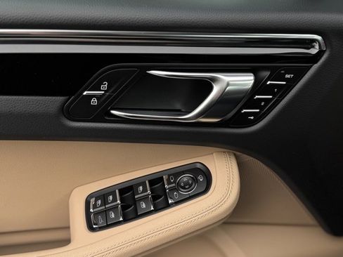 New 2026 Porsche Macan image 14