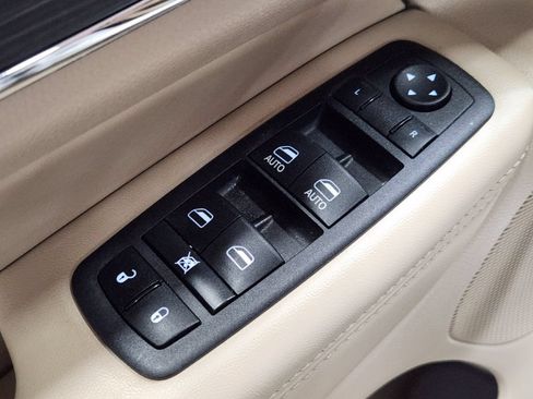 Used 2022 Jeep Grand Cherokee Limited RWD image 43
