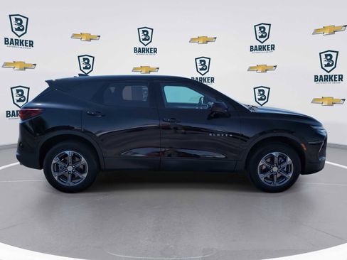 Used 2025 Chevrolet Blazer LT FWD image 9