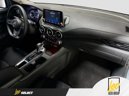 Used 2025 Nissan Sentra SV FWD image 29