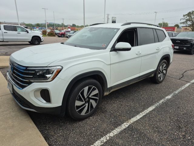 Used 2025 Volkswagen Atlas SE AWD/4WD image 5