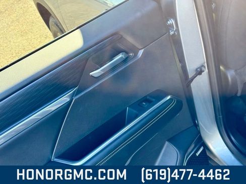 Used 2025 GMC Acadia Elevation image 20