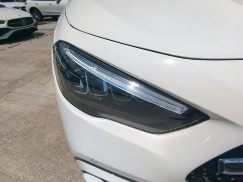 New 2025 Mercedes-Benz GLA 250 4MATIC image 21