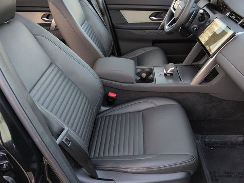 Used 2025 Land Rover Discovery Sport Dynamic SE image 23