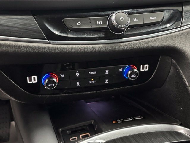 Used 2024 Buick Enclave Essence w/ Sport Touring Edition FWD image 29