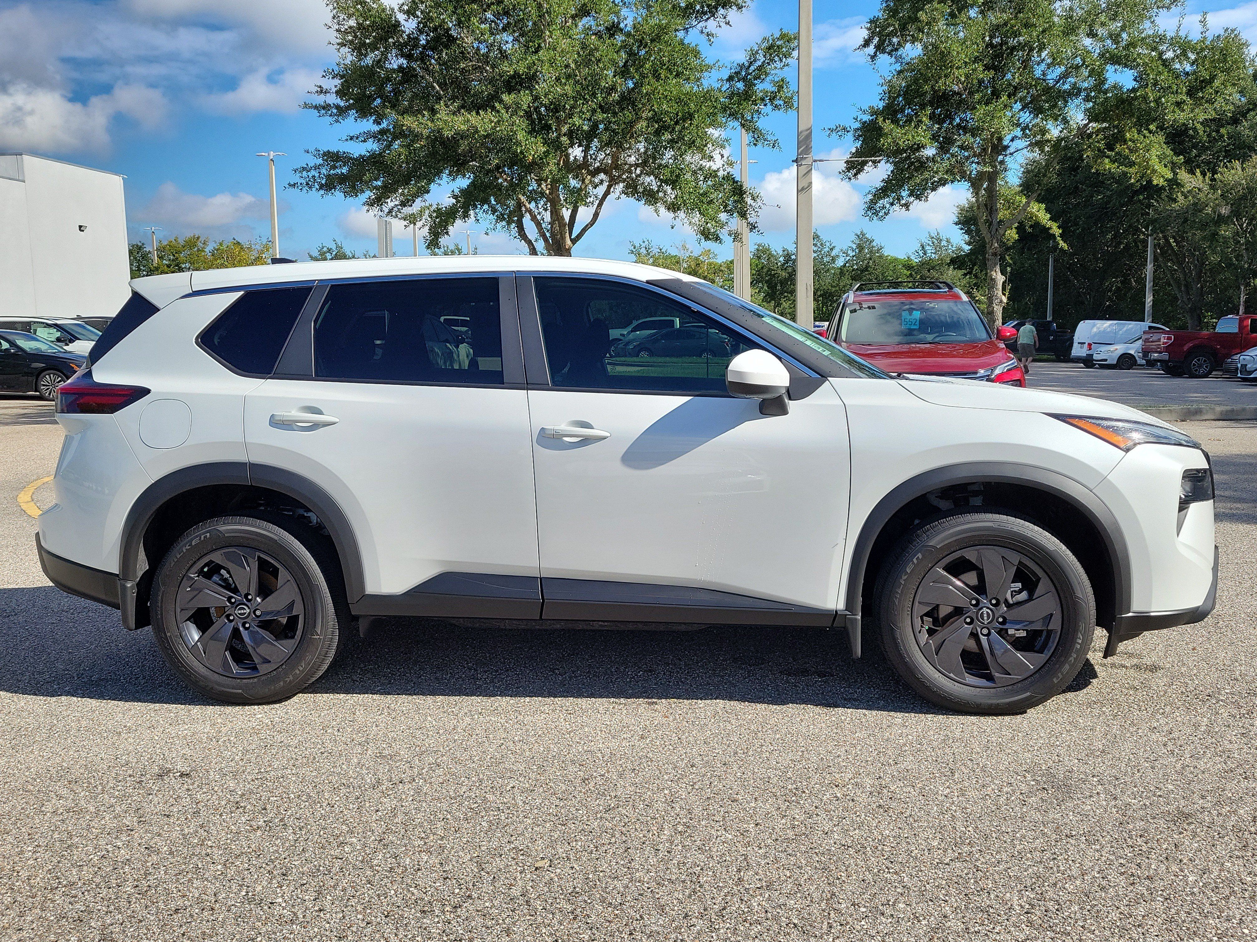 Certified 2026 Nissan Rogue SV w/ Cold Weather Package FWD image 4