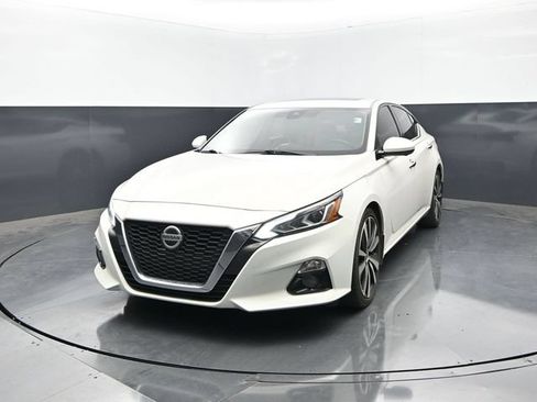 Used 2020 Nissan Altima 2.0 Platinum FWD image 4