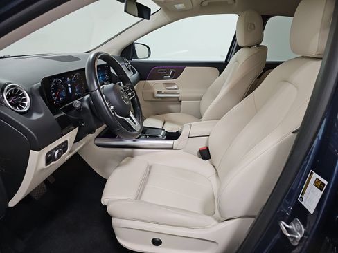 Used 2023 Mercedes-Benz GLA 250 4MATIC w/ Premium Package image 10