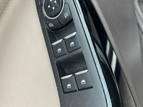Used 2023 Ford Explorer Platinum AWD/4WD image 34