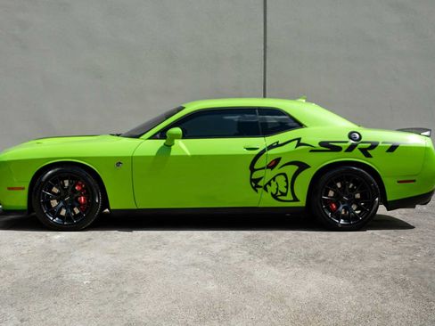 Used 2015 Dodge Challenger SRT Hellcat RWD image 11